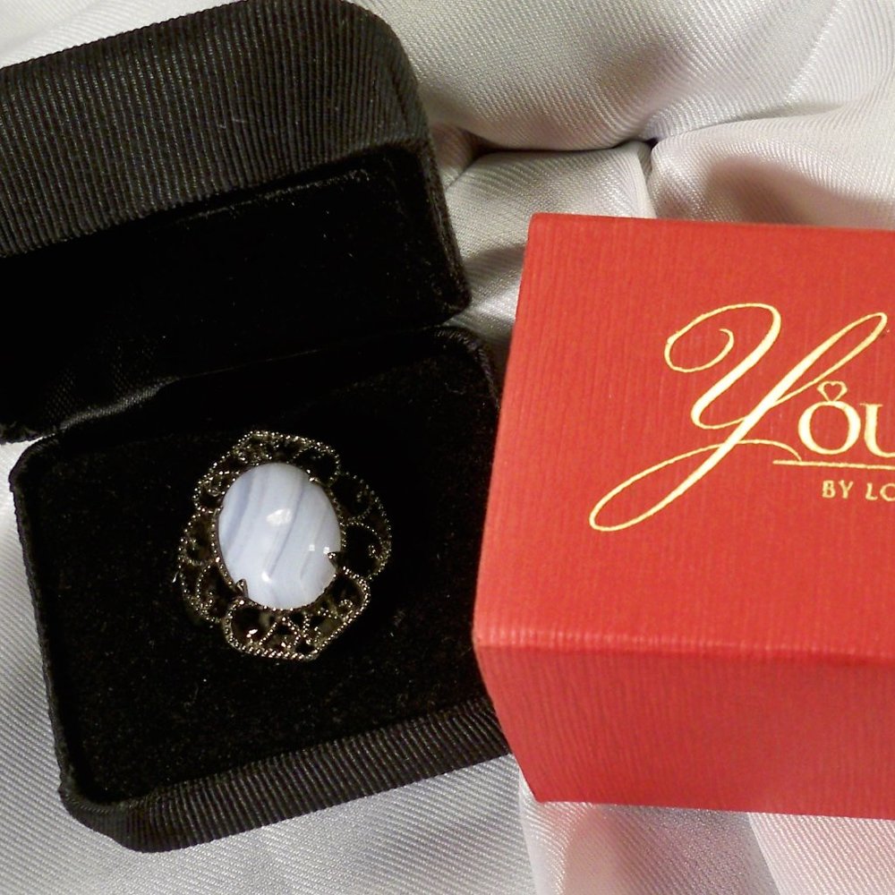 New YOURS, BLUE AGATE, ANTIQUE LOOKING RING